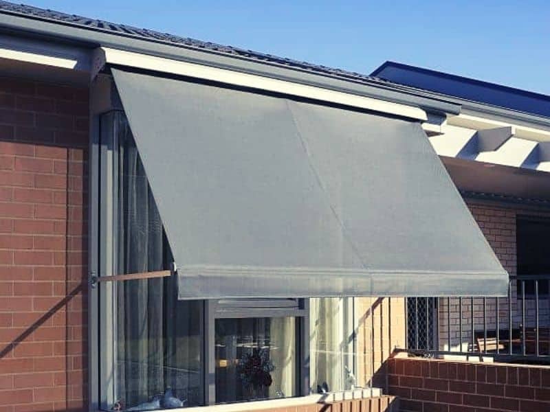 Drop-Arm-Awnings-2